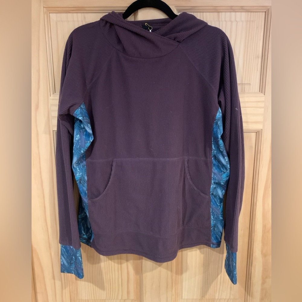 Youer Climb on Hoodie in Spell, L